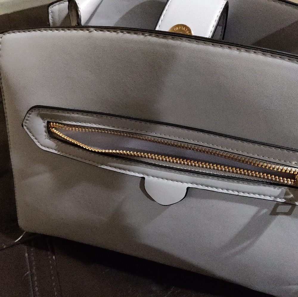 Grey Hand purse - Picture 5 of 5